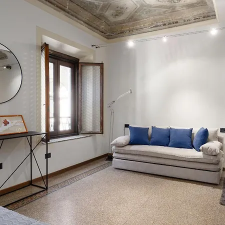 Unyca - La Loggia Apartment *