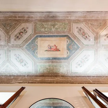 Unyca - La Loggia Apartment